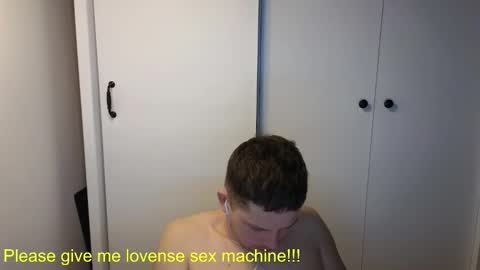 st1vemaster01 online show from March 30, 4:18 pm