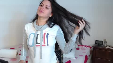 Snapshot of stacey_taylor7 chatting on January 9, 12:19 pm stacey_taylor7 online show from January 9, 12:19 pm