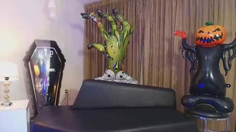   online show from October 31, 1:44 pm