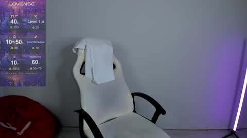 Stacy online show from December 16, 4:27 pm