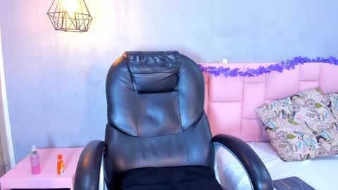 stacy online show from April 8, 10:24 pm