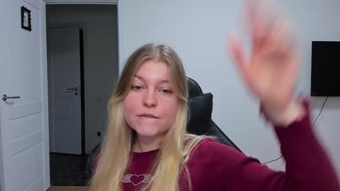 Snapshot of stacy_miraclee chatting on December 26, 10:05 am Stacy online show from December 26, 10:05 am