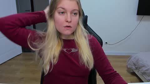Snapshot of stacy_miraclee chatting on January 12, 11:28 am Stacy online show from January 12, 11:28 am