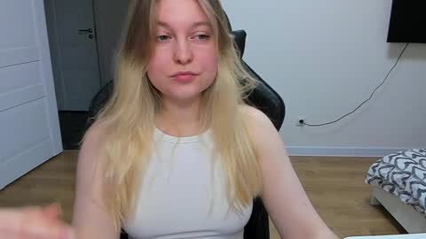 Snapshot of stacy_miraclee chatting on January 21, 4:37 pm Stacy online show from January 21, 4:37 pm