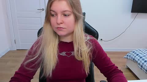 Snapshot of stacy_miraclee chatting on February 5, 9:57 am Stacy online show from February 5, 9:57 am