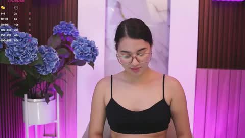 stacycooper_ online show from May 26, 7:20 pm