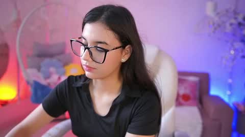 stacycooper_ online show from May 21, 7:31 pm