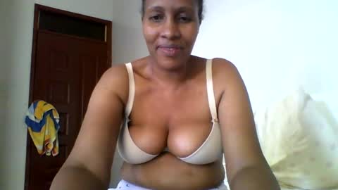 stacyelly online show from July 1, 9:51 am