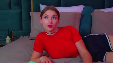 StacyEvances online show from August 7, 6:33 am