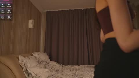 Chloe online show from April 7, 11:34 am