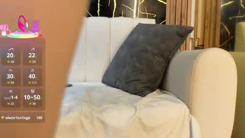 starlight_mature11_aws online show from April 20, 9:29 pm