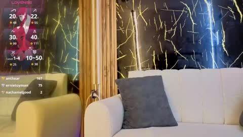 starlight_mature23_aws online show from March 8, 2:15 am