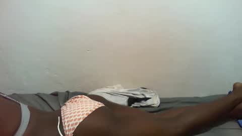 Snapshot of starry_sweetie chatting on October 2, 6:12 am sweetgirl online show from October 2, 6:12 am