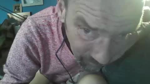 Snapshot of steelringshaft chatting on October 11, 3:15 pm Mikee online show from October 11, 3:15 pm