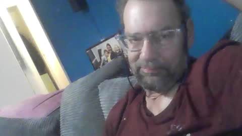 Snapshot of steelringshaft chatting on October 29, 10:32 pm Mikee online show from October 29, 10:32 pm