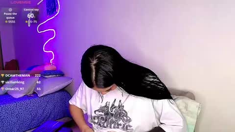 Im MiaIts my first day here  online show from June 4, 1:00 am