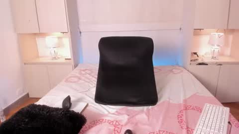 stefannyevans_ online show from June 20, 1:28 pm