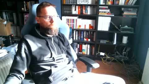Snapshot of stefffg chatting on October 5, 9:07 am MeStef online show from October 5, 9:07 am