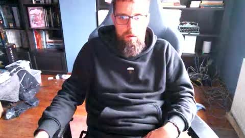 Snapshot of stefffg chatting on October 25, 2:17 pm MeStef online show from October 25, 2:17 pm