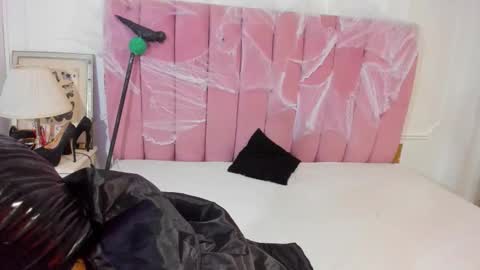 Stefy online show from October 31, 3:01 pm