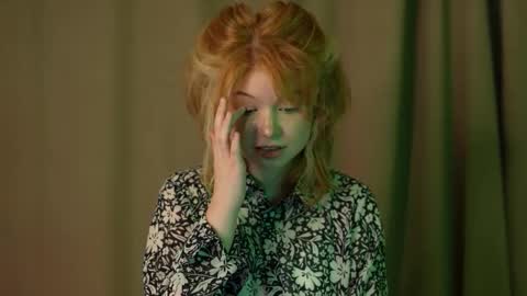 Stella online show from September 18, 1:53 am