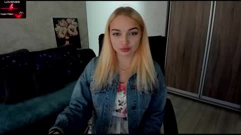 Snapshot of stella__cox chatting on September 14, 12:06 pm Stella Cox online show from September 14, 12:06 pm