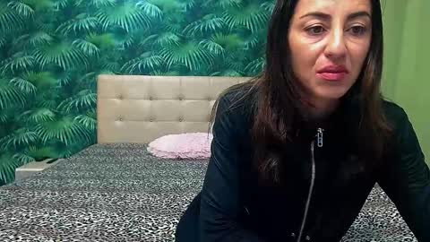 Stella John online show from January 6, 5:52 am