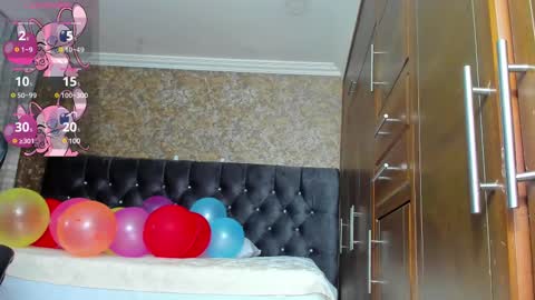 Snapshot of stella_xue chatting on February 24, 8:58 pm Estella online show from February 24, 8:58 pm