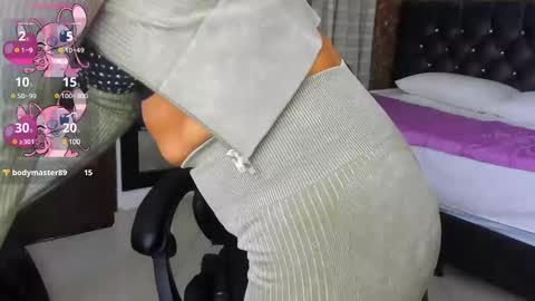 Snapshot of stella_xue chatting on February 26, 9:20 pm Estella online show from February 26, 9:20 pm