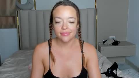 stella online show from March 30, 12:22 am