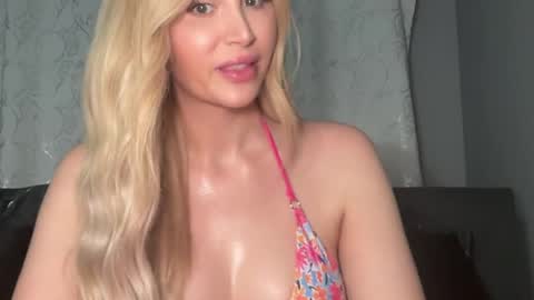 Stella Bella online show from June 3, 4:15 am