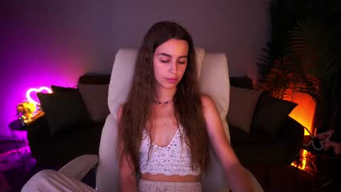 stellahoneywell online show from June 26, 2:11 pm