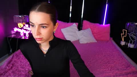 Snapshot of stellahoneywell chatting on October 16, 6:57 am stellahoneywell online show from October 16, 6:57 am