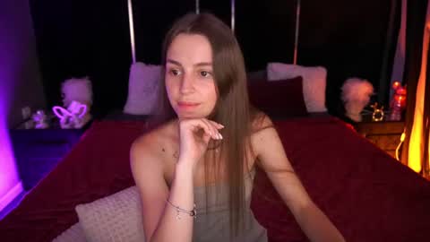 stellahoneywell online show from July 6, 3:03 pm