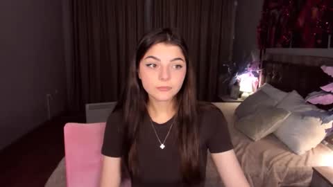 StellaRainbow online show from January 15, 11:30 am