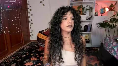 stellart_ online show from October 16, 2:44 am