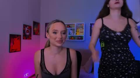 stellasun_ online show from July 9, 10:41 am