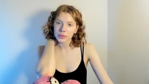 S T E L L A online show from November 12, 11:01 am