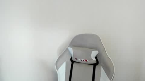 S T E L L A online show from February 19, 10:03 am