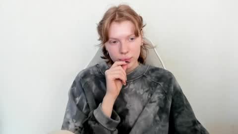 S T E L L A online show from March 11, 10:07 am