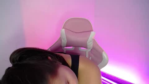 Snapshot of stepha_sweet chatting on October 24, 5:41 am Emma online show from October 24, 5:41 am