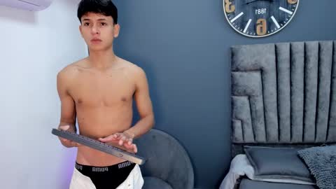 Stephane Rouss online show from December 1, 8:40 pm