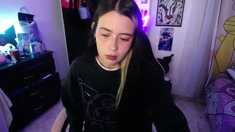 Snapshot of stephani_rousso chatting on October 9, 12:49 am joha cosmo online show from October 9, 12:49 am