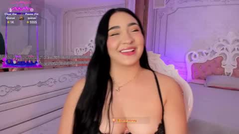 Snapshot of stephania_diamond chatting on February 9, 5:08 am online show from February 9, 5:08 am