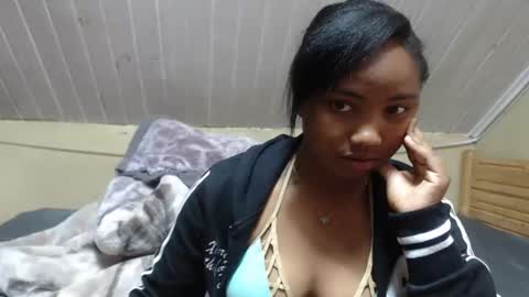 Snapshot of stephaniafa chatting on October 22, 4:04 am perfectly imperfect girl online show from October 22, 4:04 am