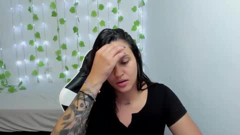 Stephanie  online show from December 19, 12:34 am