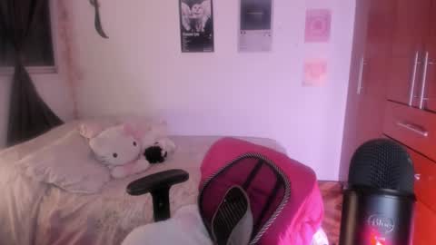 Stephanie  online show from March 8, 2:15 am