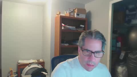 stephenhal9 online show from December 4, 2:44 am