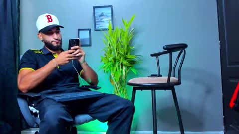 Snapshot of stev_velez chatting on October 19, 2:11 pm Steve online show from October 19, 2:11 pm