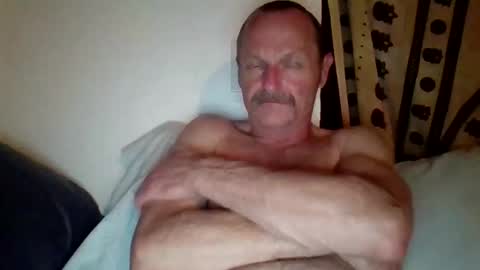 steviehard7 online show from November 5, 7:43 am